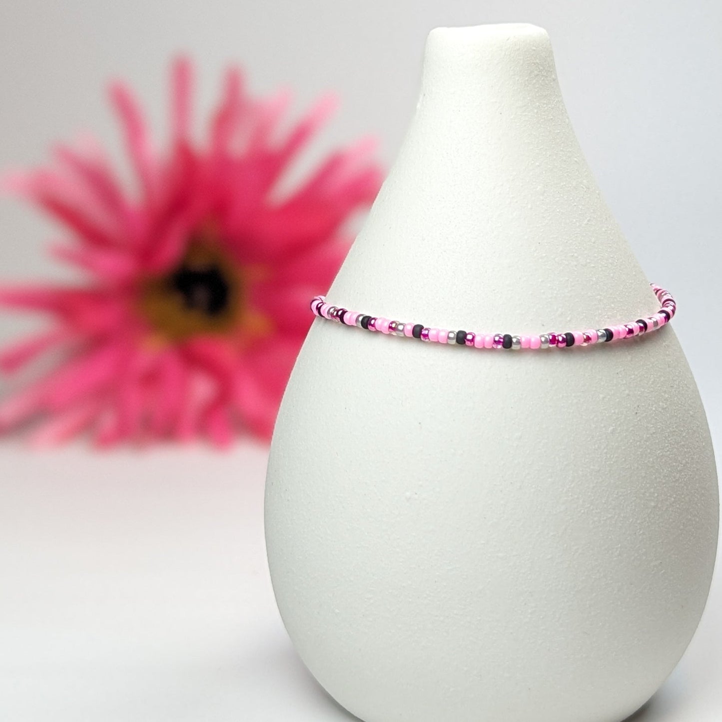 Dainty bracelet - Pink and Black seed bead bracelet