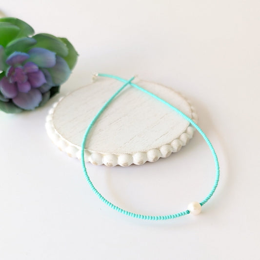 Single Pearl and Seed Bead Necklace - Pale Green
