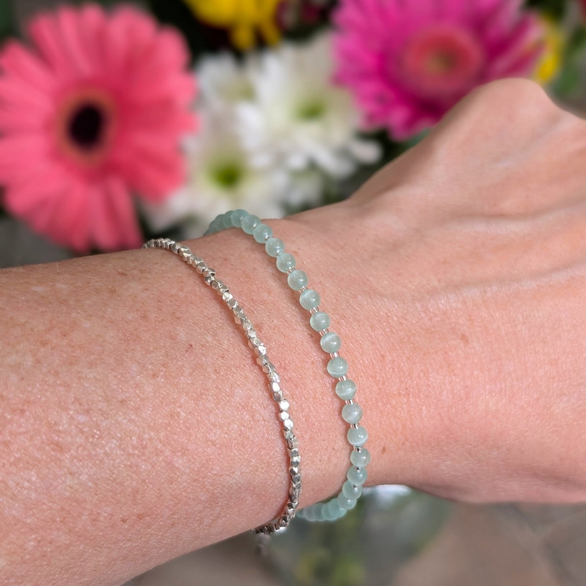 Cat's Eye Glass Bead Bracelet - pale green