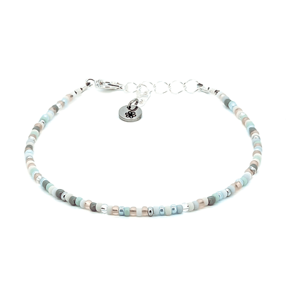 Dainty bracelet · Serenity · Comfortable Fit · 3 Adjustable Sizes